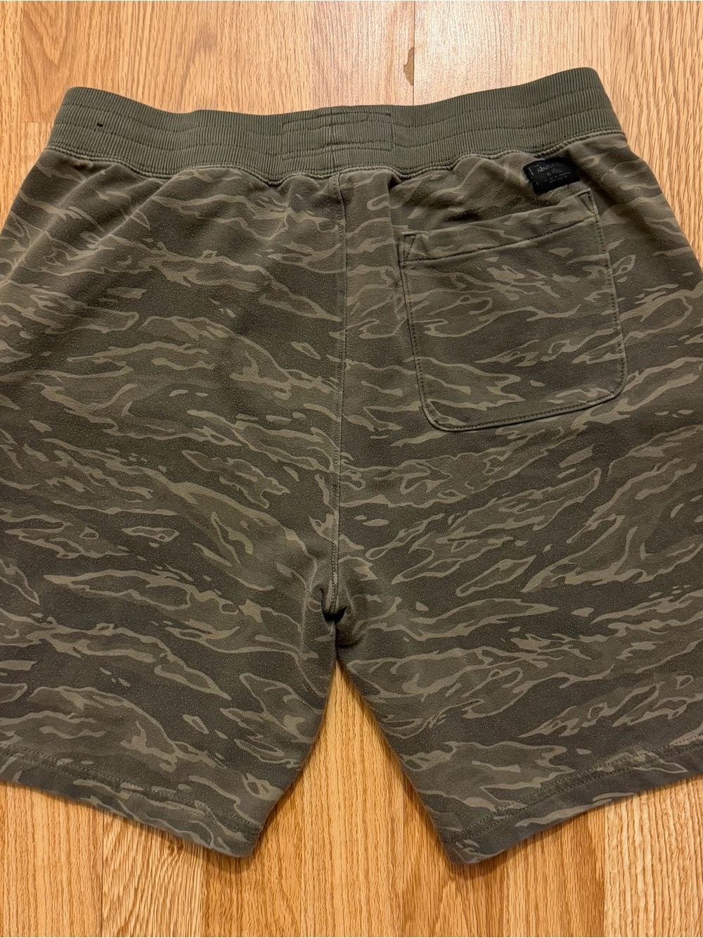 Abercrombie & Fitch Olive Camo Athletic Drawstring Shorts Men’s Medium - Picture 2 of 7